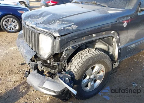 2010 Jeep Liberty Sport z USA, uszkodzony, nr VIN 1J4PN2GK4AW176903